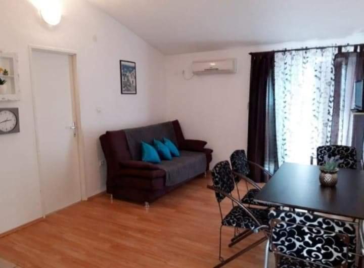 Apartments Dragicevic Vodice Eksteriør bilde